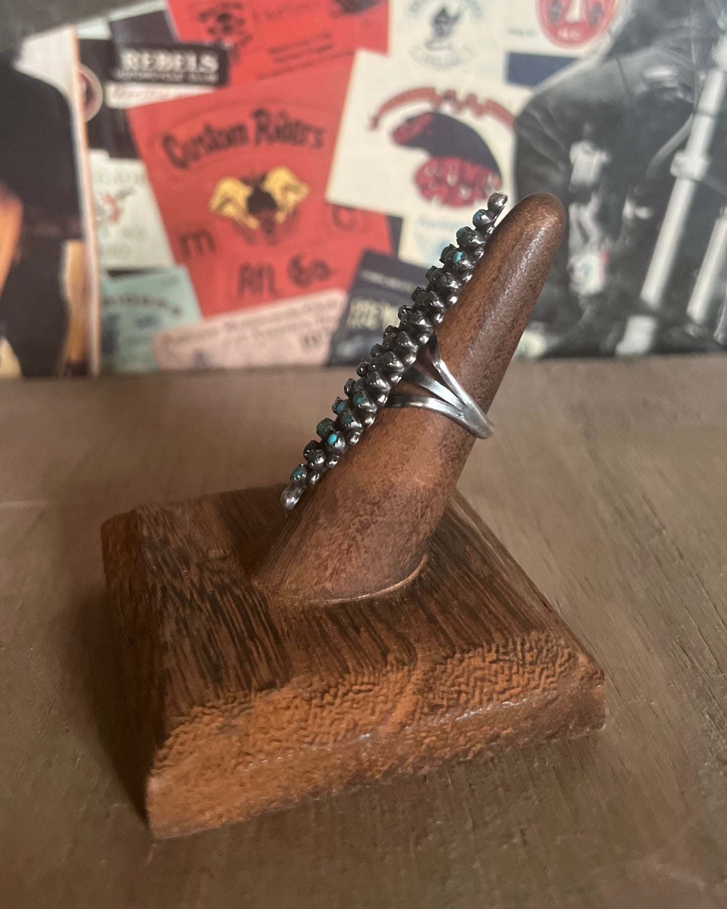 Petite Point 3 Prong Ring