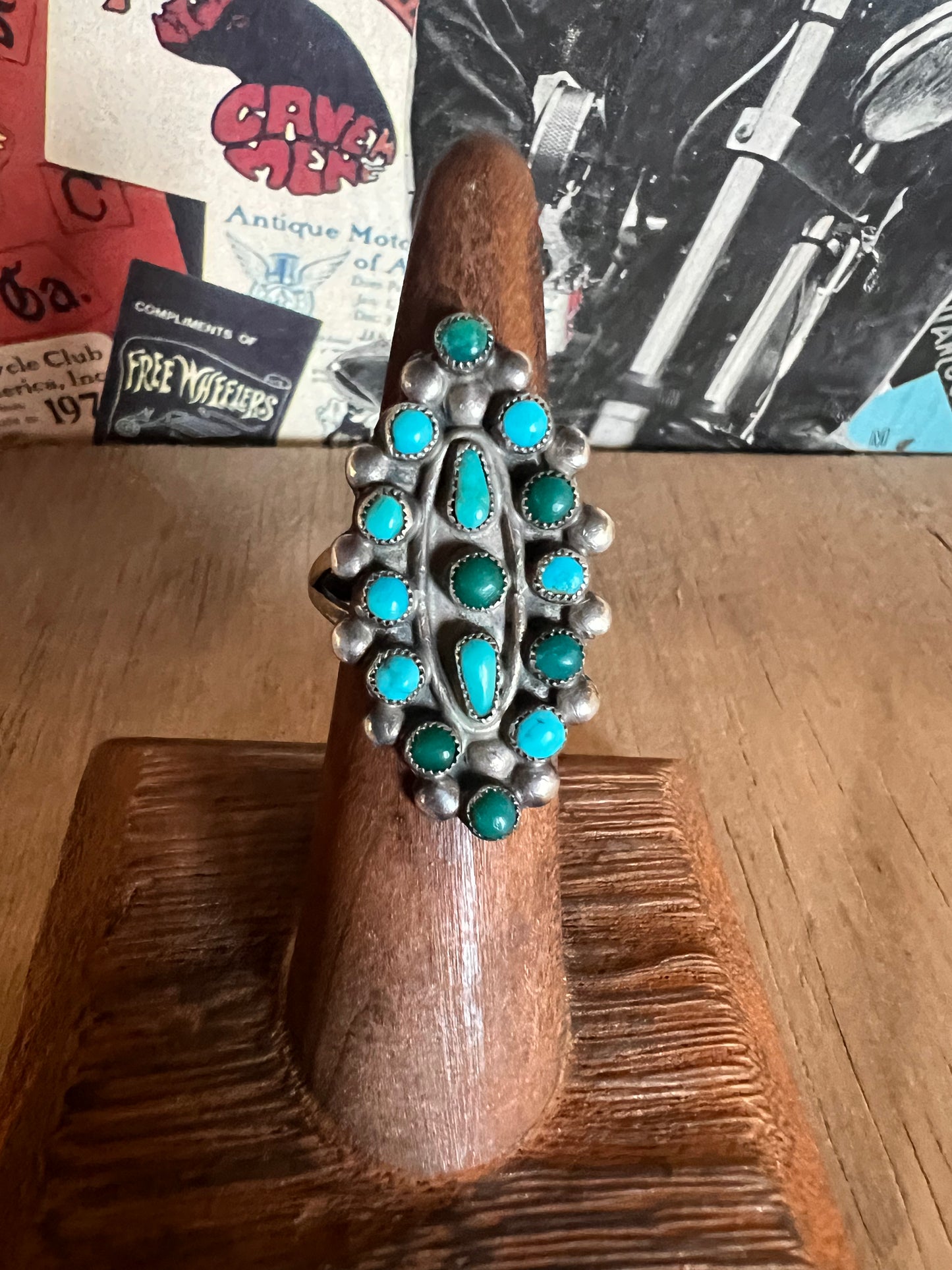 Petite Point Dual Prong Ring