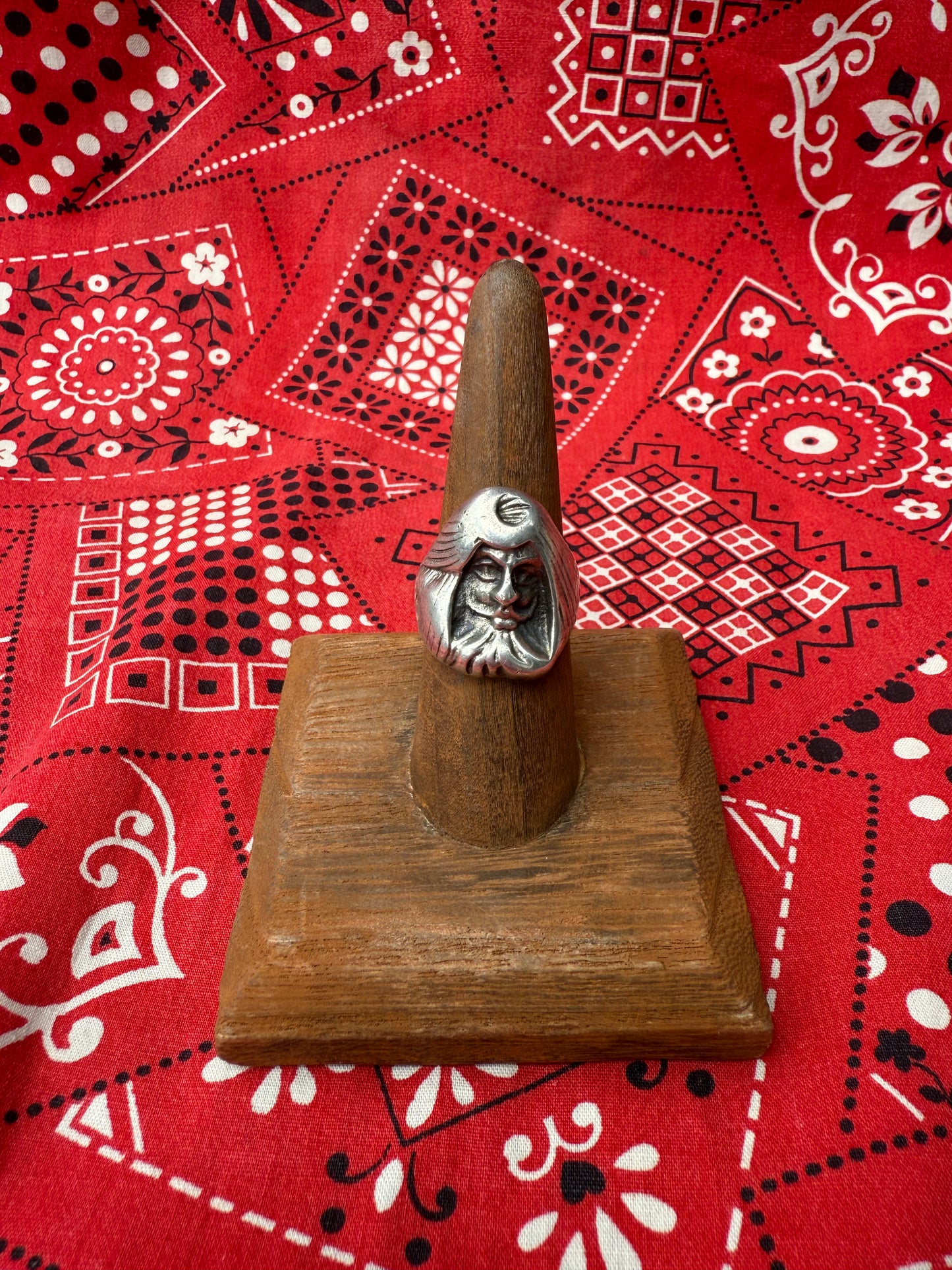 Vintage Art Deco sterling "Turban Man" Sheikh novelty ring (MA)