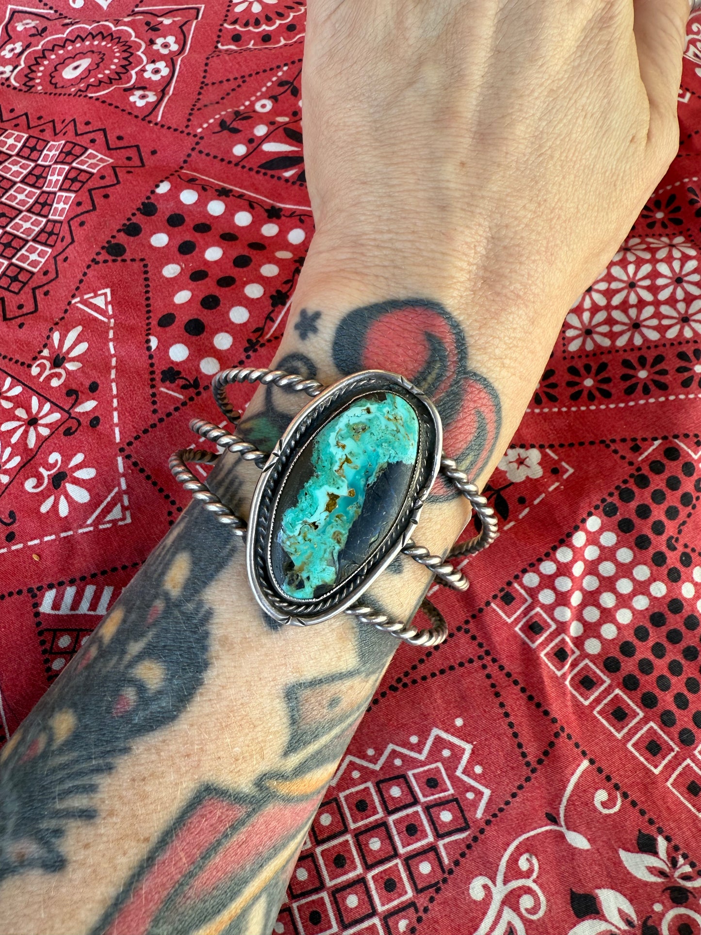 Large Central Oval Stone Cuff with Twisted Wire