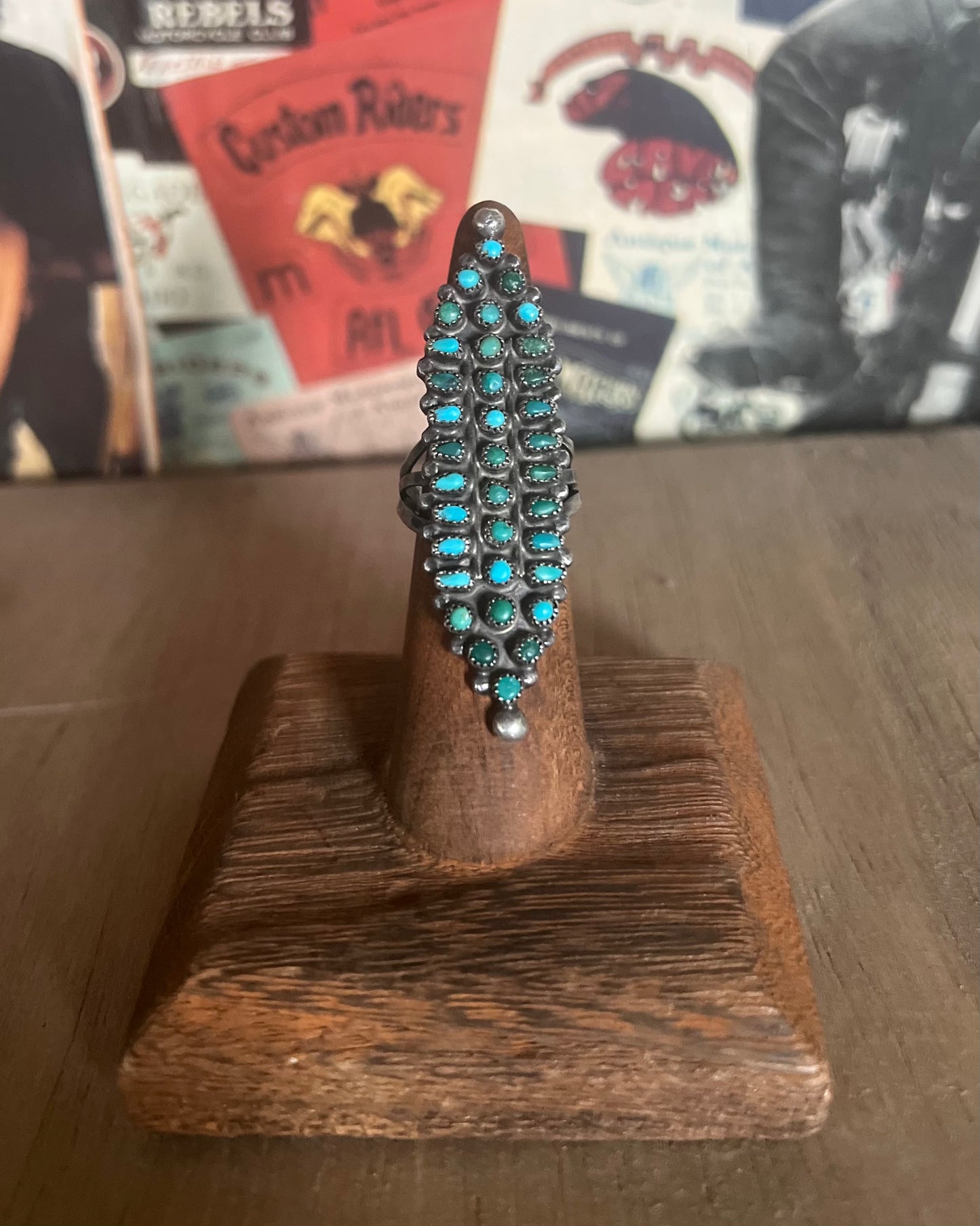 Petite Point 3 Prong Ring