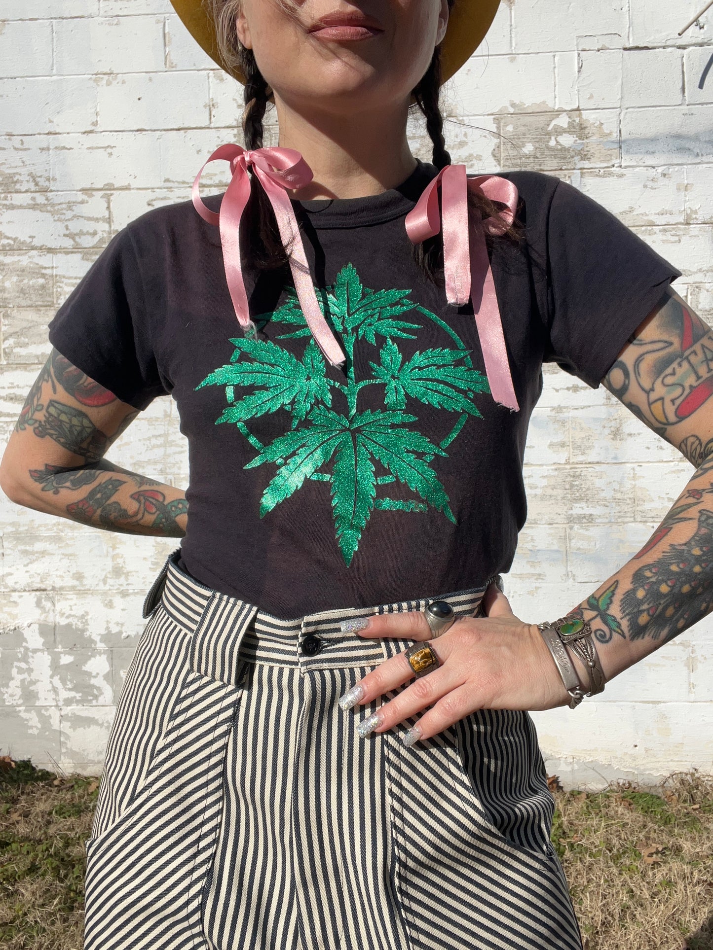 VTG Weed Glitter Tee