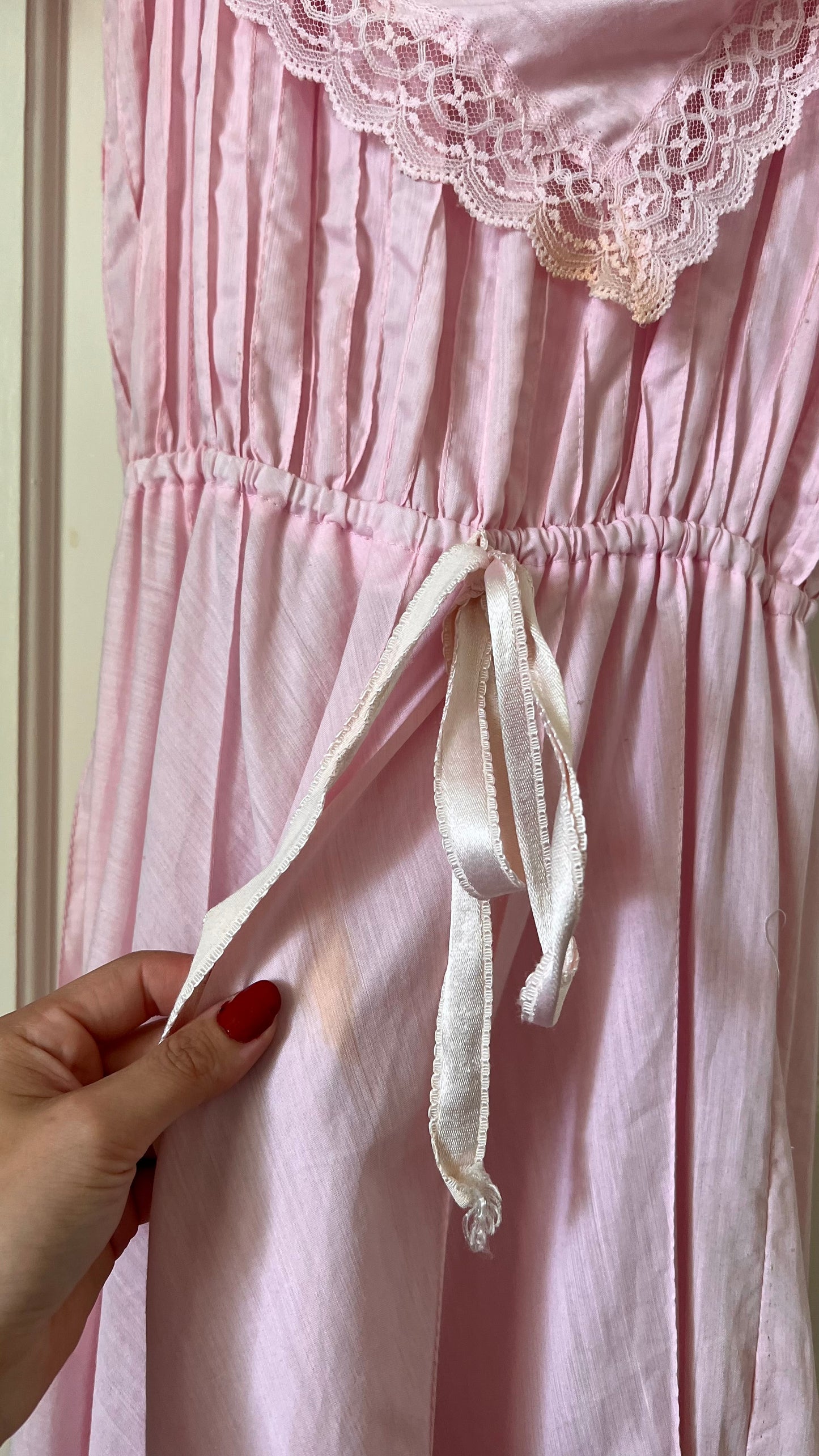 1970s Baby Pink Embroidered Mexican Dress (XL)