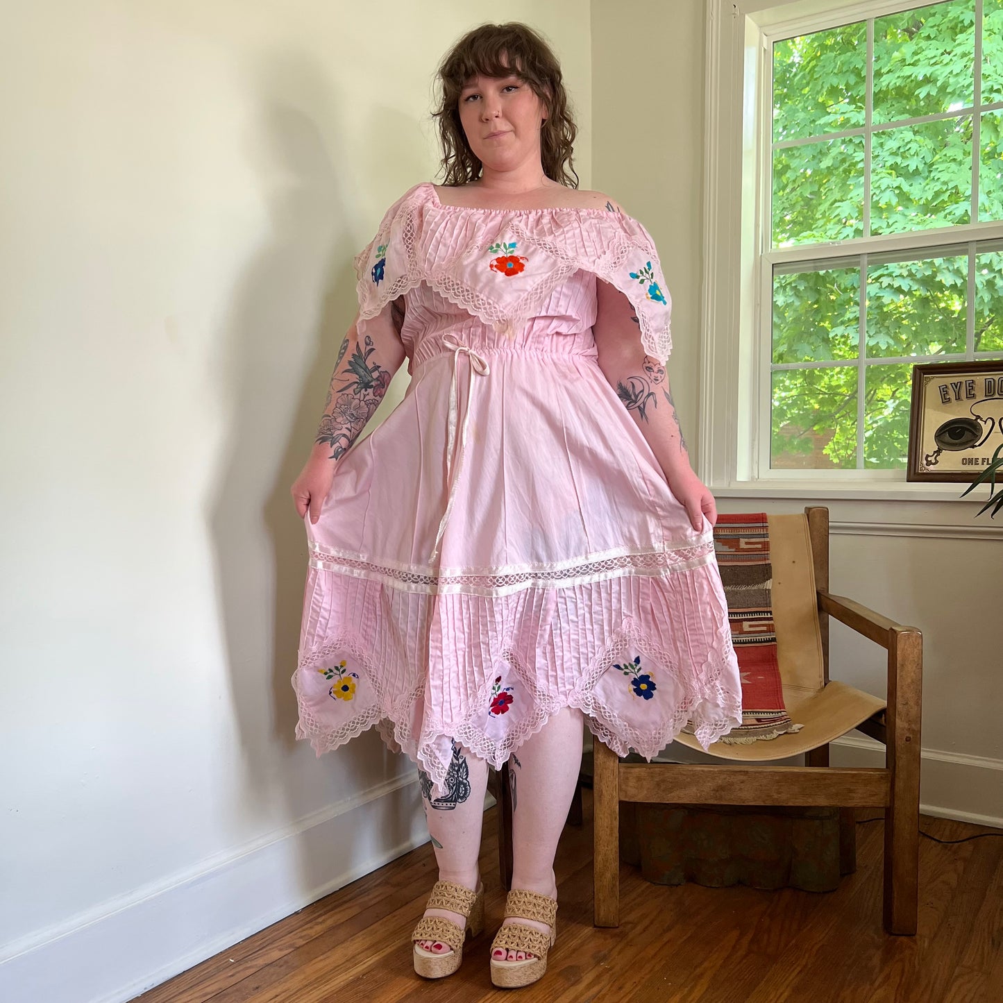 1970s Baby Pink Embroidered Mexican Dress (XL)