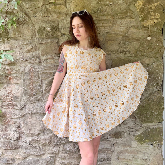 1950s Cream & Marigold Eyelet Dress (XS/S)