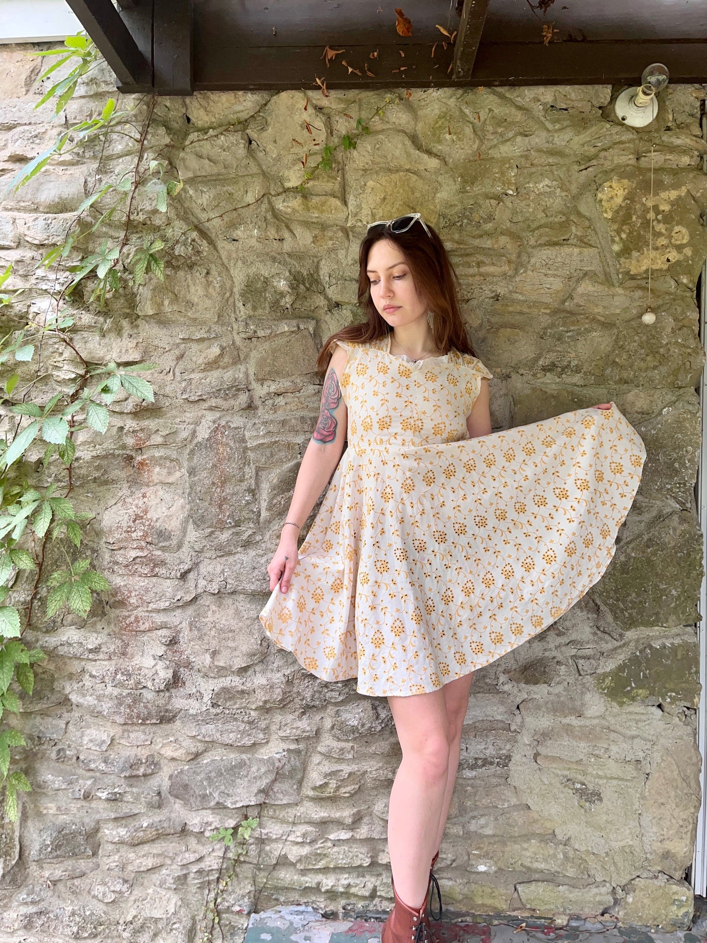 1950s Cream & Marigold Eyelet Dress (XS/S)