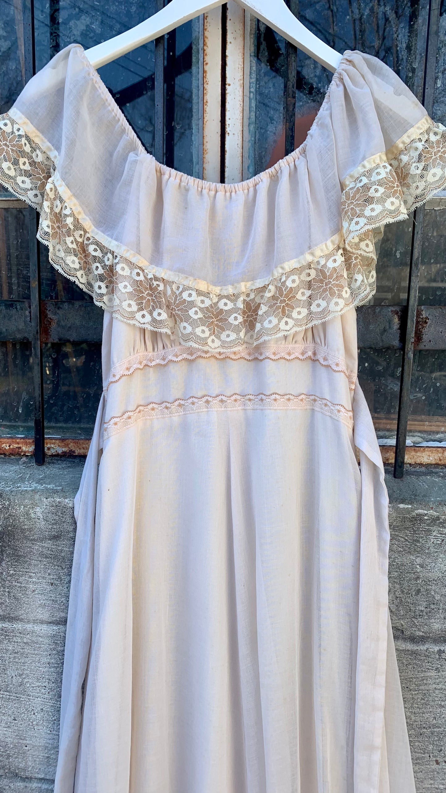 1970s Soft Ecru Off Shoulder Gown (women's 2/4)