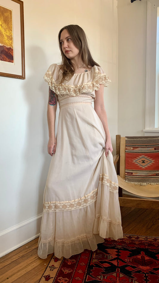 1970s Soft Ecru Off Shoulder Gown (women's 2/4)