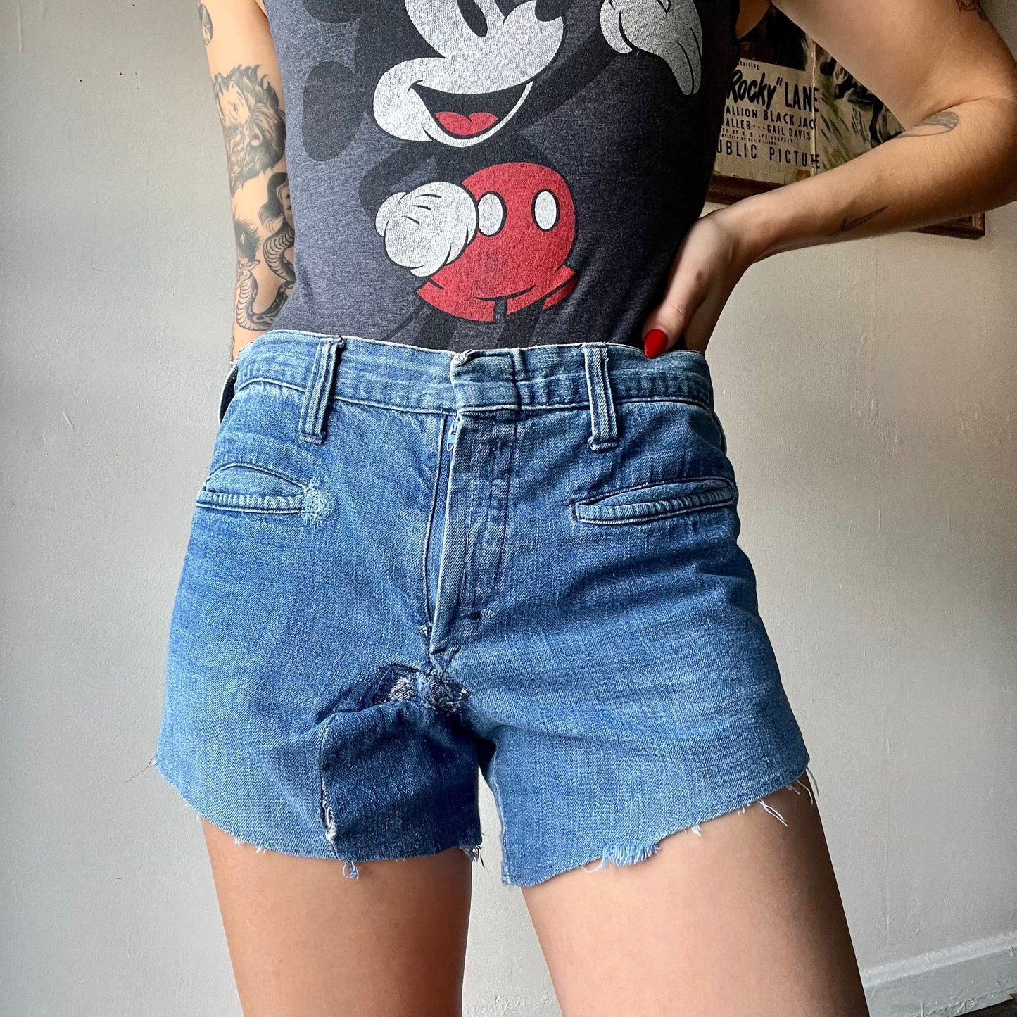 70s Faded Stitched Denim Cut Off Shorts 30"W (women's 4)