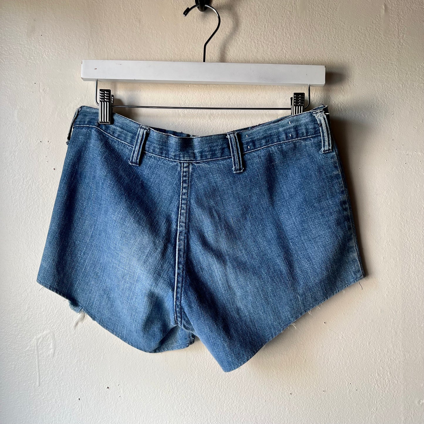 70s Faded Stitched Denim Cut Off Shorts 30"W (women's 4)