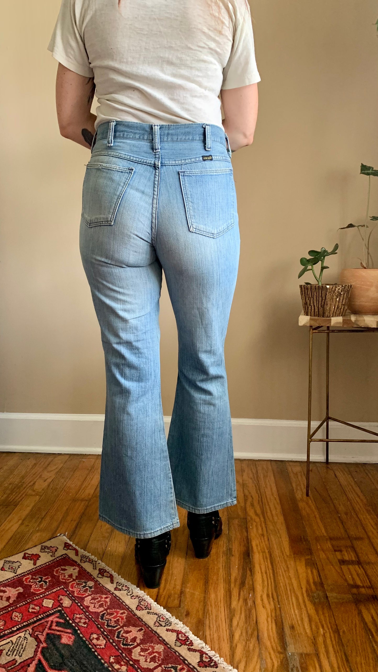 Soft Worn Vintage Wrangler Jeans 30x29 (women's 6/8)