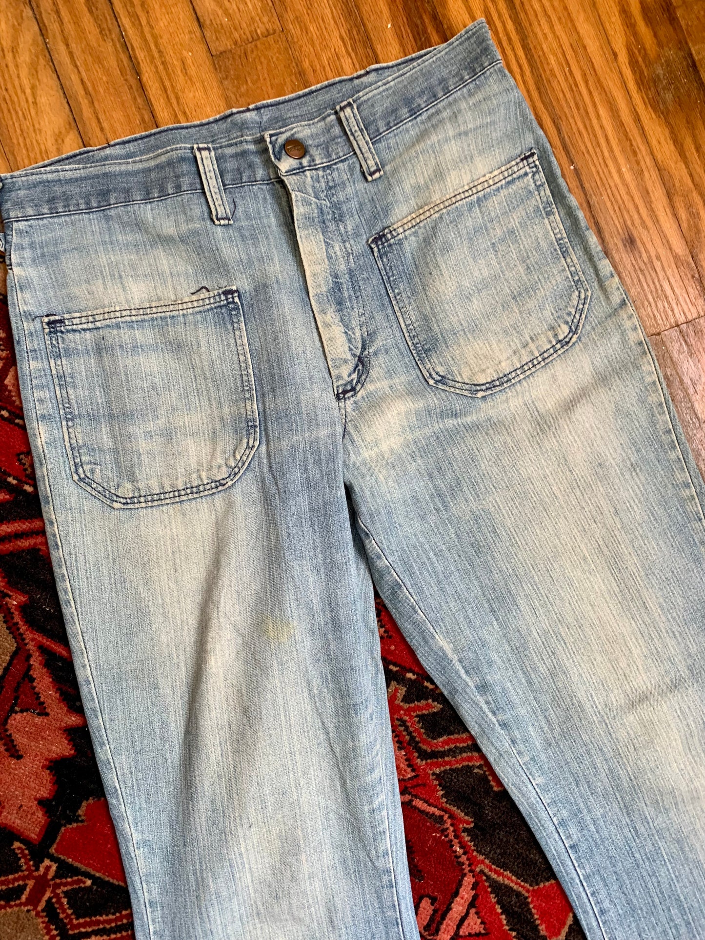 Soft Worn Vintage Wrangler Jeans 30x29 (women's 6/8)