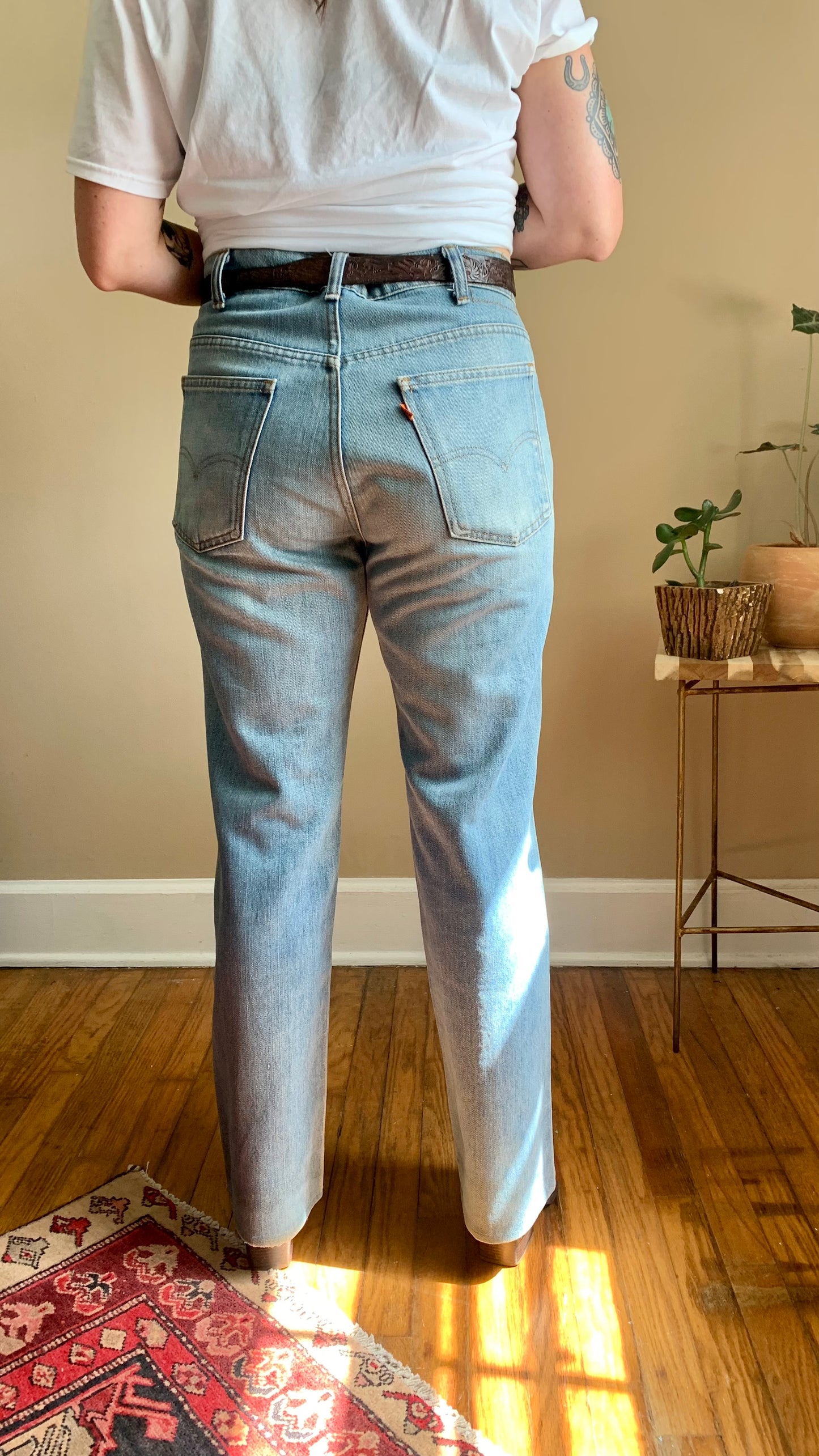 Soft Worn Levi Bells/Bootcut Jeans 34x31 (women's 10/12)