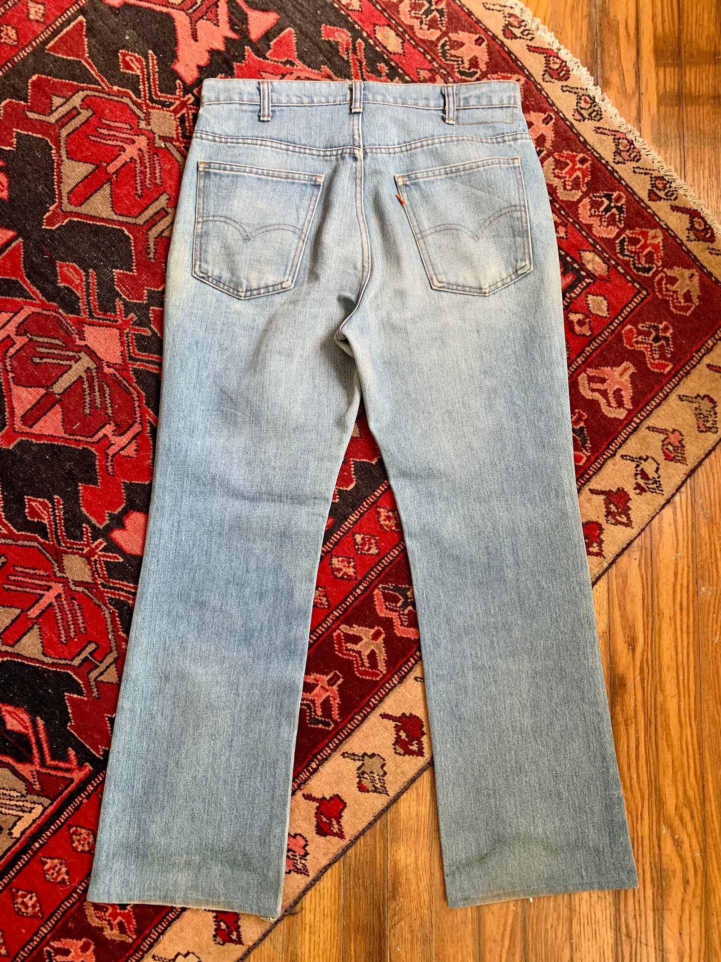 Soft Worn Levi Bells/Bootcut Jeans 34x31 (women's 10/12)