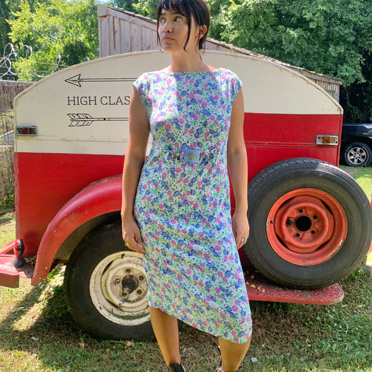 1950s Floral Dress w/ Bakelite Buckle (M/L)