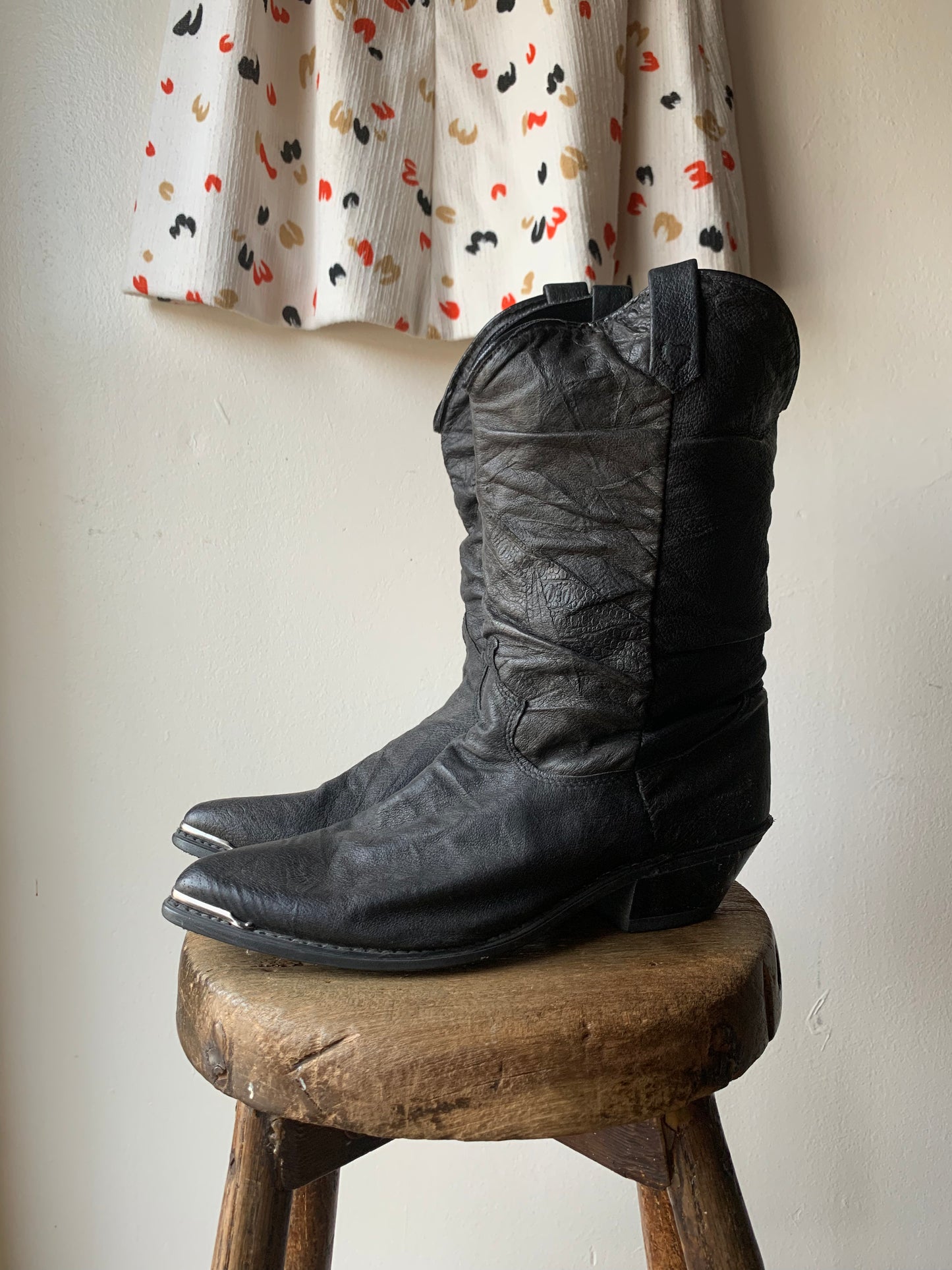 W8 80s Black Cowboy Boots w/ Bolo Charm